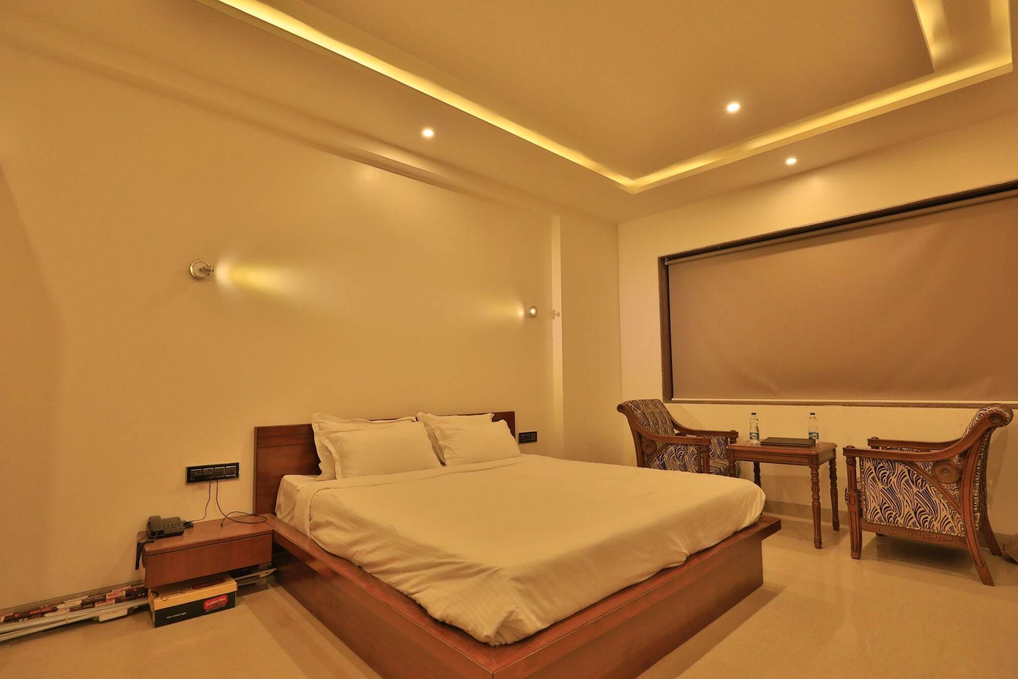 Hotel Tania Searock Daman Exterior foto